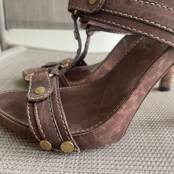 BCBG MaxAzria Brown Leather Slides Sandals Heels - Picture 3 of 10